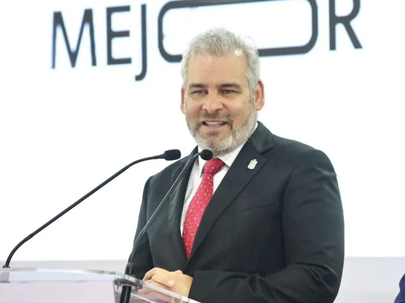 El ciclo escolar 2025-2026 inicia en Michoacán con inversión récord de 5 mil 719 mdp en becas y programas educativos para más de un millón 247 mil alumnos de todos los niveles, aseguró el Gobernador Ramírez Bedolla