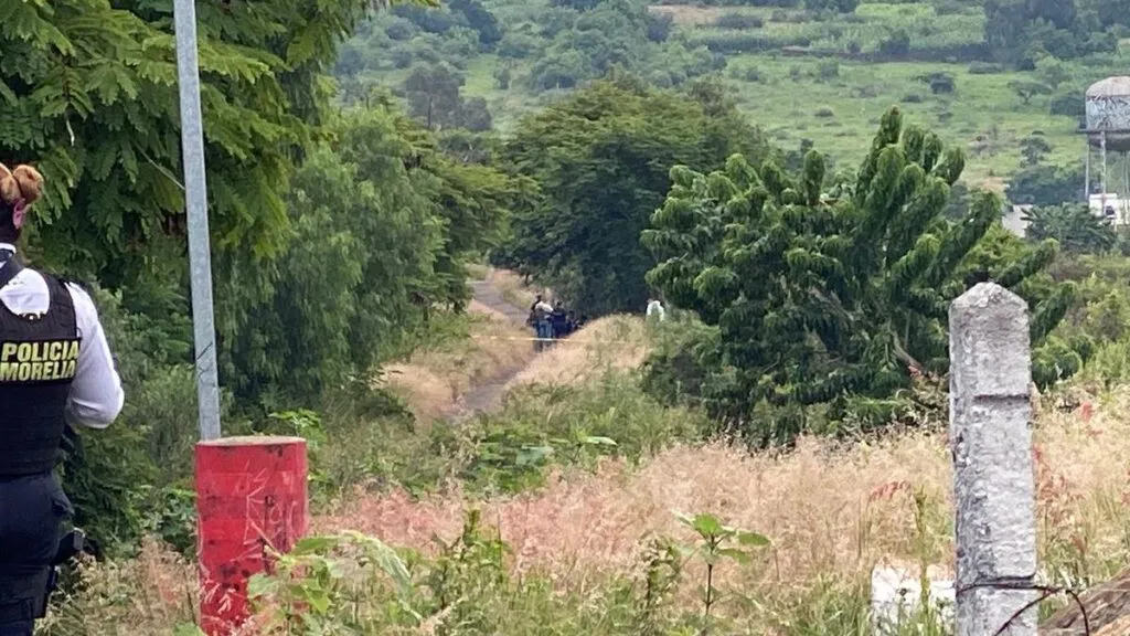 Investigan el hallazgo de un hombre sin vida en un predio de Morelia