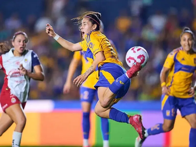 Jaqueline Ovalle se convierte en el fichaje más caro del futbol femenil mundial