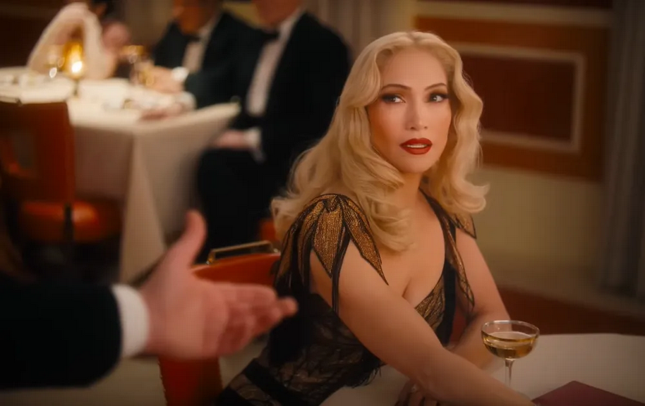 Jennifer Lopez presenta el tráiler de “El beso de la mujer araña”; su papel más enigmático junto a Diego Luna