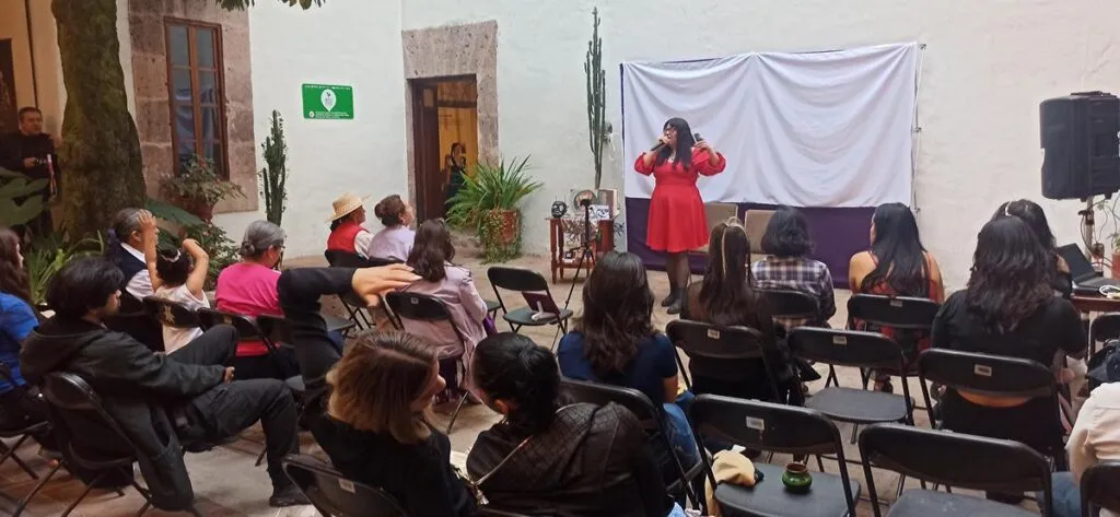 la apuesta de Metamórficas Violeta en "De Musas a Artistas"