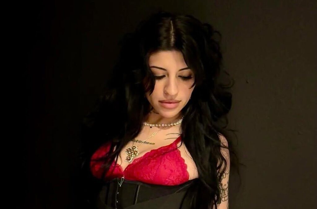 La cantante Cazzu vuelve a OnlyFans