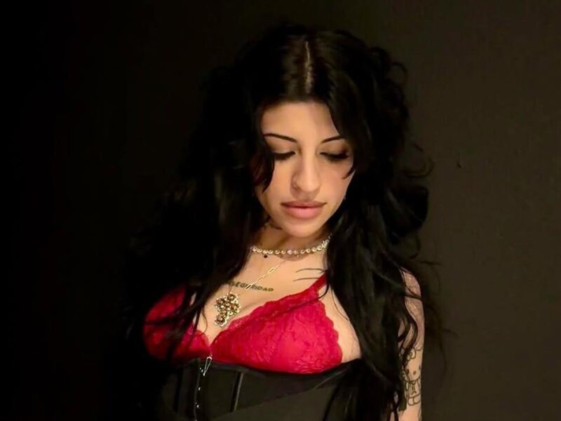 La cantante Cazzu vuelve a OnlyFans