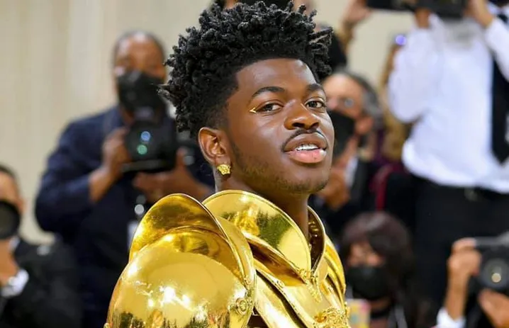 Lil Nas X detenido por deambular semidesnudo en Los Ángeles,