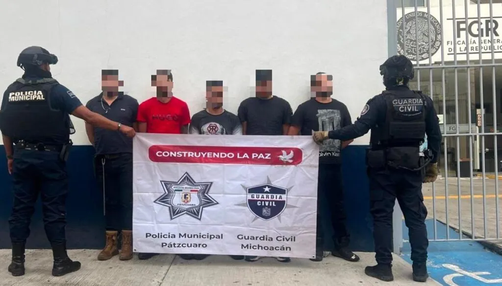 Logran detención de 5 hombres por posesión de 3 armas y droga en Salvador Escalante