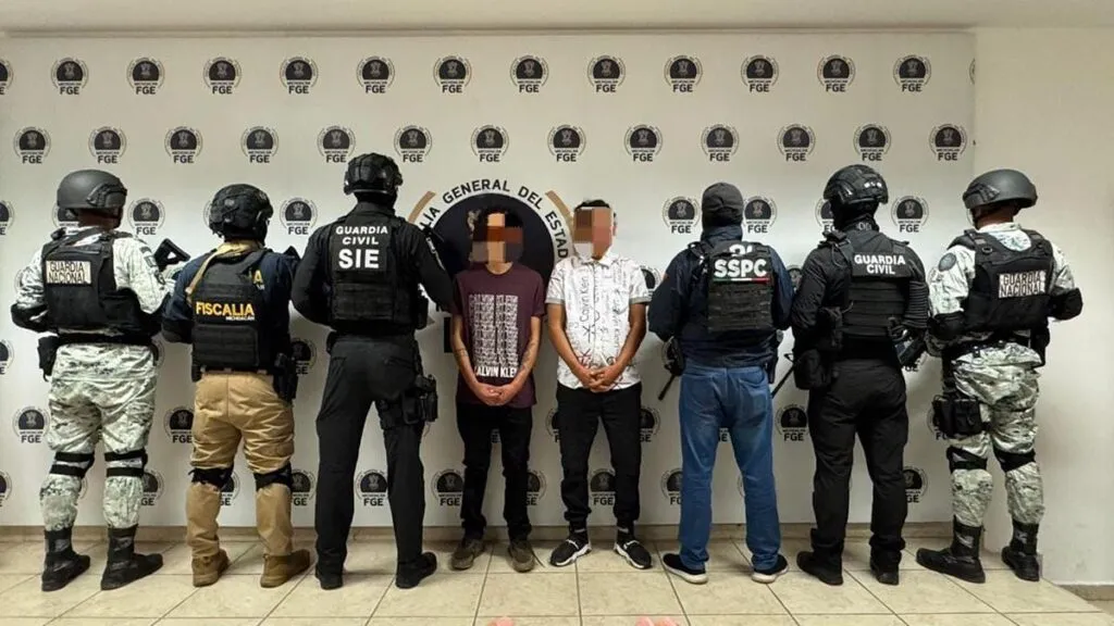 Logran detención de dos presuntos extorsionadores en Uruapan