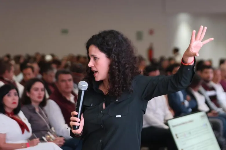 Luisa María Alcalde defiende a Beatriz Gutiérrez Müller ante críticas por vivir en España