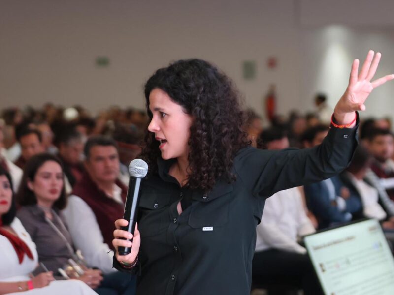 Luisa María Alcalde defiende a Beatriz Gutiérrez Müller ante críticas por vivir en España