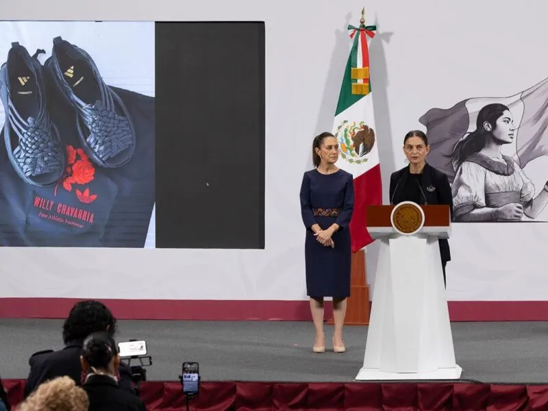 Marca deportiva busca reparar el daño por presunto plagio de huaraches del estado de Oaxaca