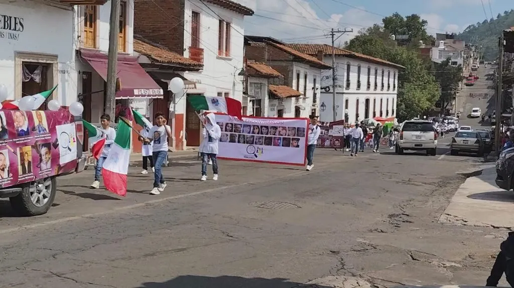 Marcha de madres buscadoras en Pátzcuaro