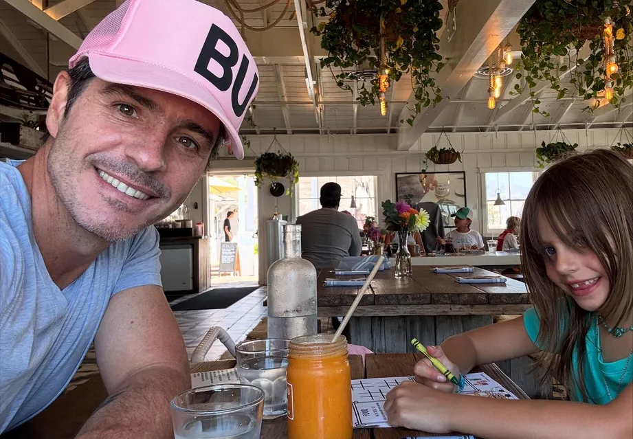Mauricio Ochmann aclara rumores sobre Aislinn Derbez y reafirma su relación con Lorena González-3