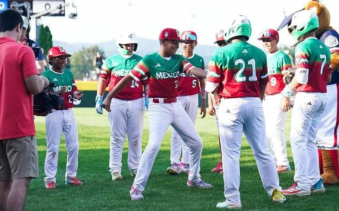 México avanza a la siguiente ronda de la Serie Mundial de Ligas Menores-1