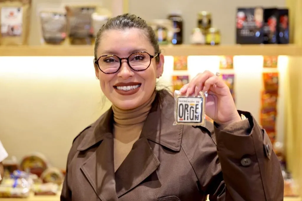 Michoacán inaugura su nueva tienda de origen en Morelia: impulso al mezcal y productos locales 1