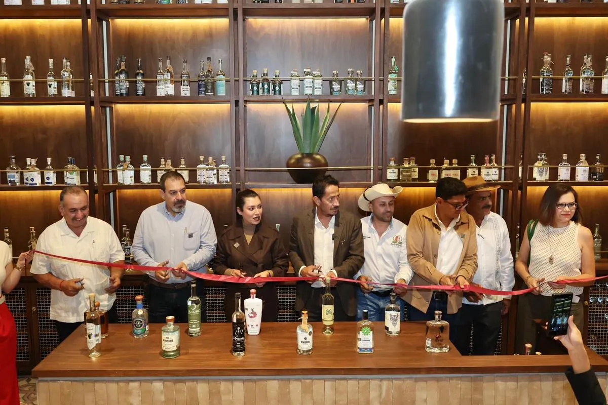 Michoacán inaugura su nueva tienda de origen en Morelia: impulso al mezcal y productos locales