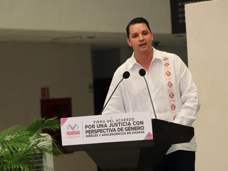Ministro Arístides Guerrero sufre accidente automovilístico