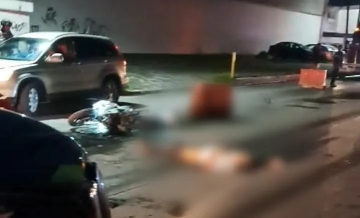 Motociclista muere atropellado por camión urbano en el Libramiento de Uruapan-1