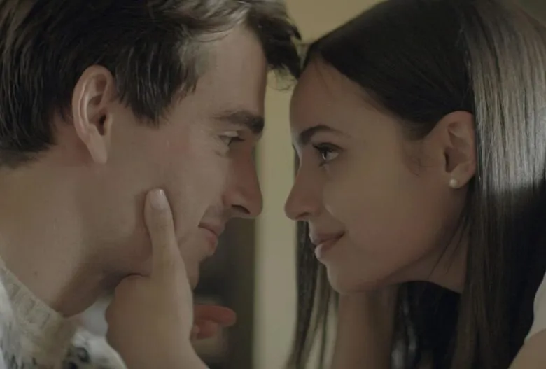 My Oxford Year en Netflix: Sofia Carson y Corey Mylchreest enamoran en una adaptación romántica ambientada en Oxford