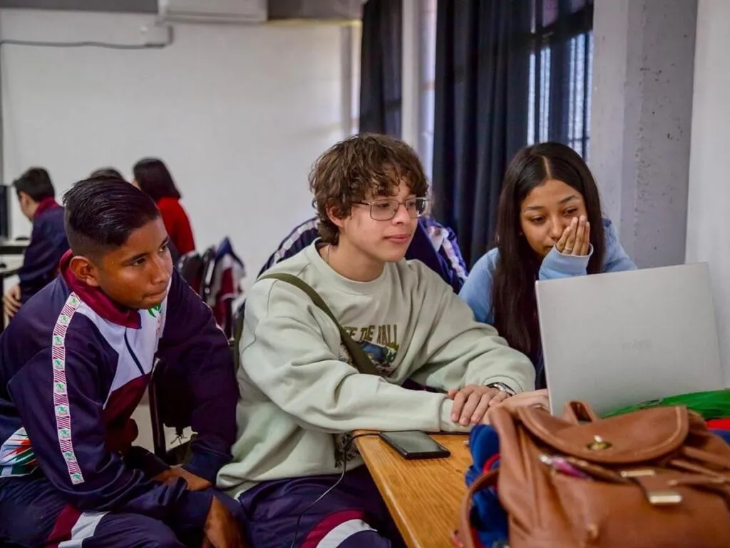 Nuevos Programas educativos Michoacán 2025: reducen rezago