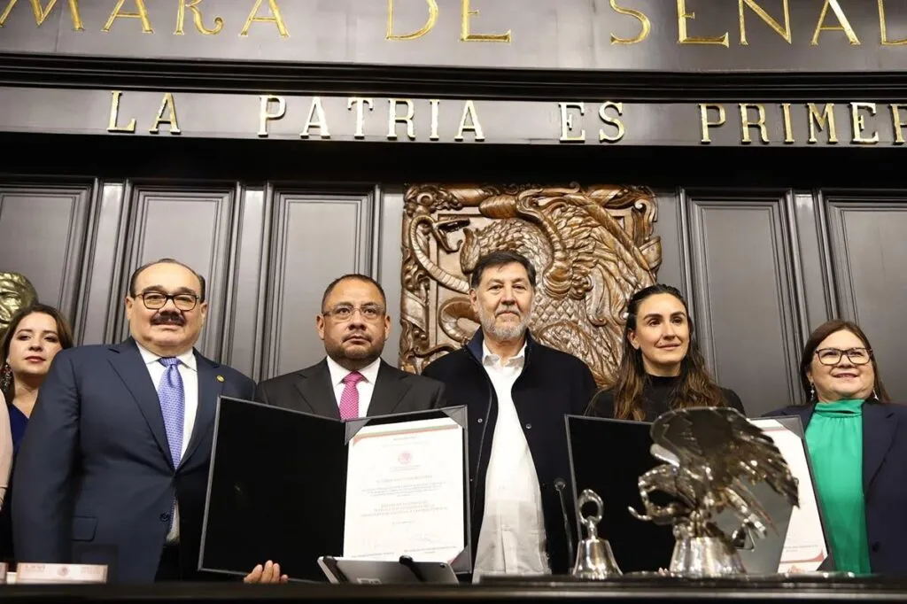 Omar Reyes Colmenares asume el cargo de titular de la UIF y María del Carmen Bonilla como subsecretaria de Hacienda