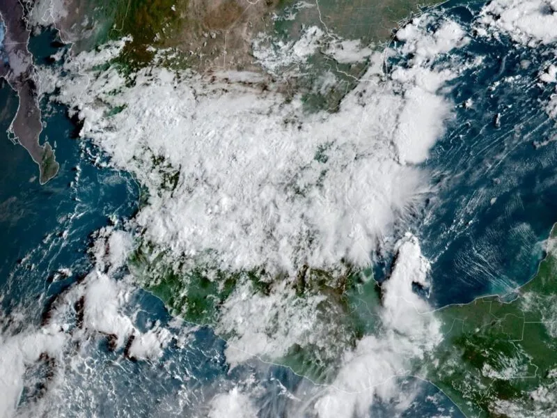 Onda Tropical 24 sorprende y ya evolucionó a Depresión Tropical Diez-E; afectará en el Pacífico
