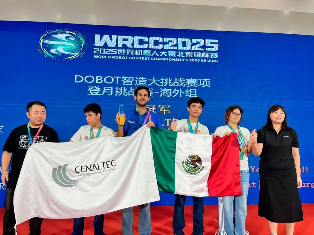 ¡Orgullo mexicano! Tres estudiantes de Chihuahua ganaron el oro para México en concurso de robótica-1