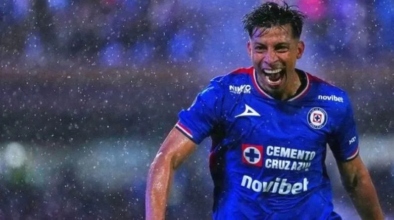 ¡Orgullo michoacano! Ángel Sepúlveda es líder de goleo del Apertura 2025