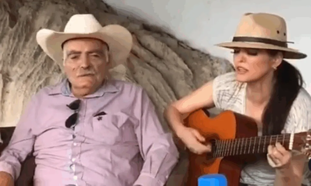 Padre de Ana Bárbara arremete contra la cantante y descarta reconciliación