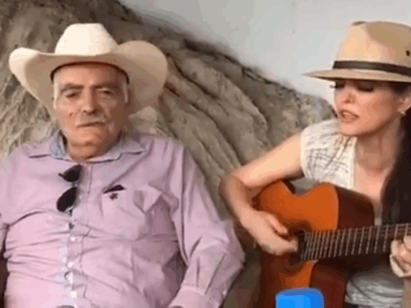 Padre de Ana Bárbara arremete contra la cantante y descarta reconciliación