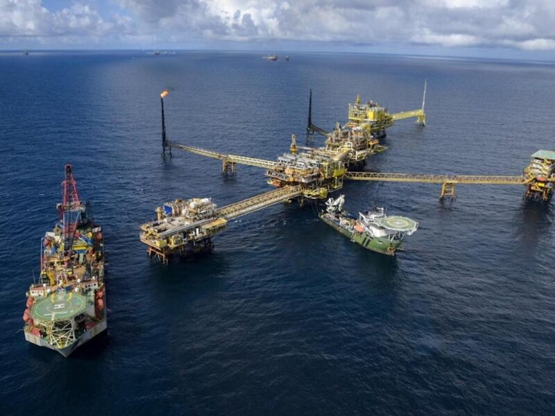 Pemex reconoce robo de 50 equipos de respiración en plataforma de Campeche; piratas la asaltaron y escaparon