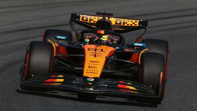 Piastri se lleva la pole en Zandvoort en cerrada lucha con Norris-1