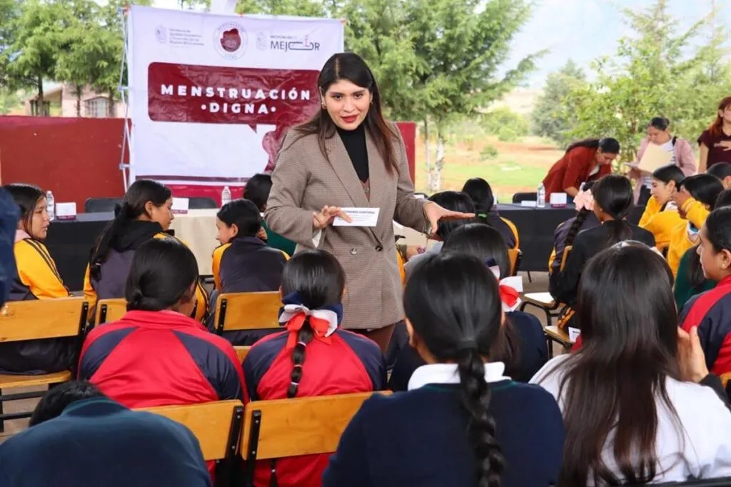 Pobreza menstrual: una barrera para la educación y la igualdad en Michoacán