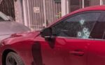 Por razones desconocidas balean un auto estacionado en “La Michoacana” en Uruapan