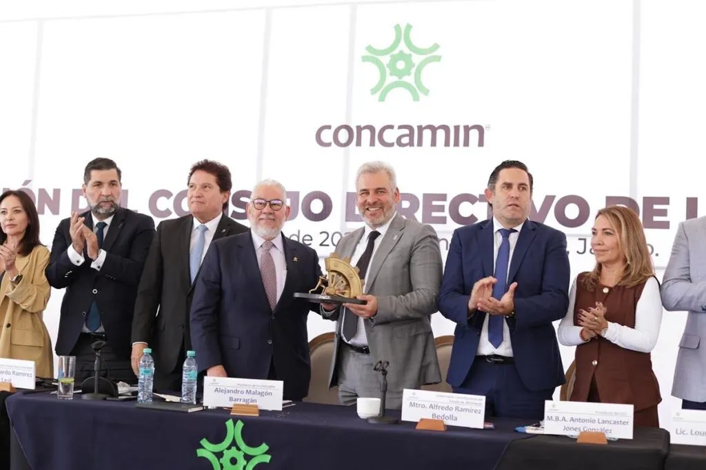 Presenta Bedolla a industriales del país beneficios del Polo Bienestar Parque Bajío-1