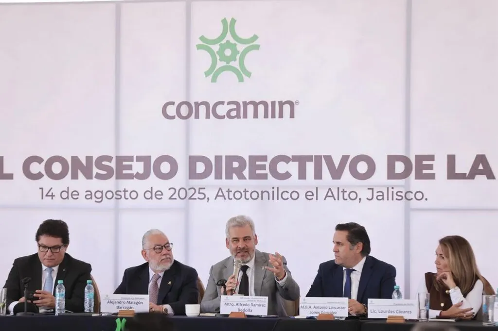 Presenta Bedolla a industriales del país beneficios del Polo Bienestar Parque Bajío-2