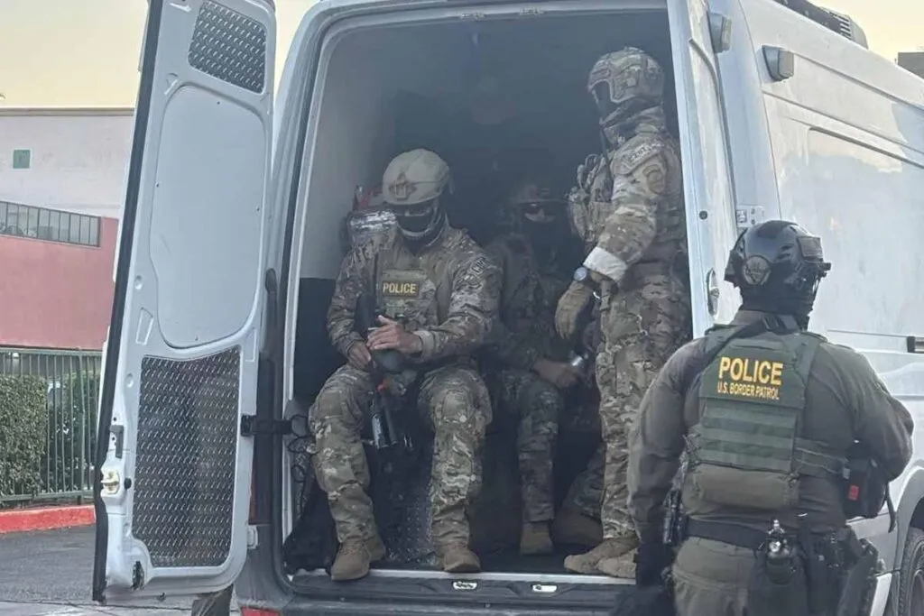 Redada sorpresa del DHS en Home Depot deja 16 migrantes detenidos en Los Angeles