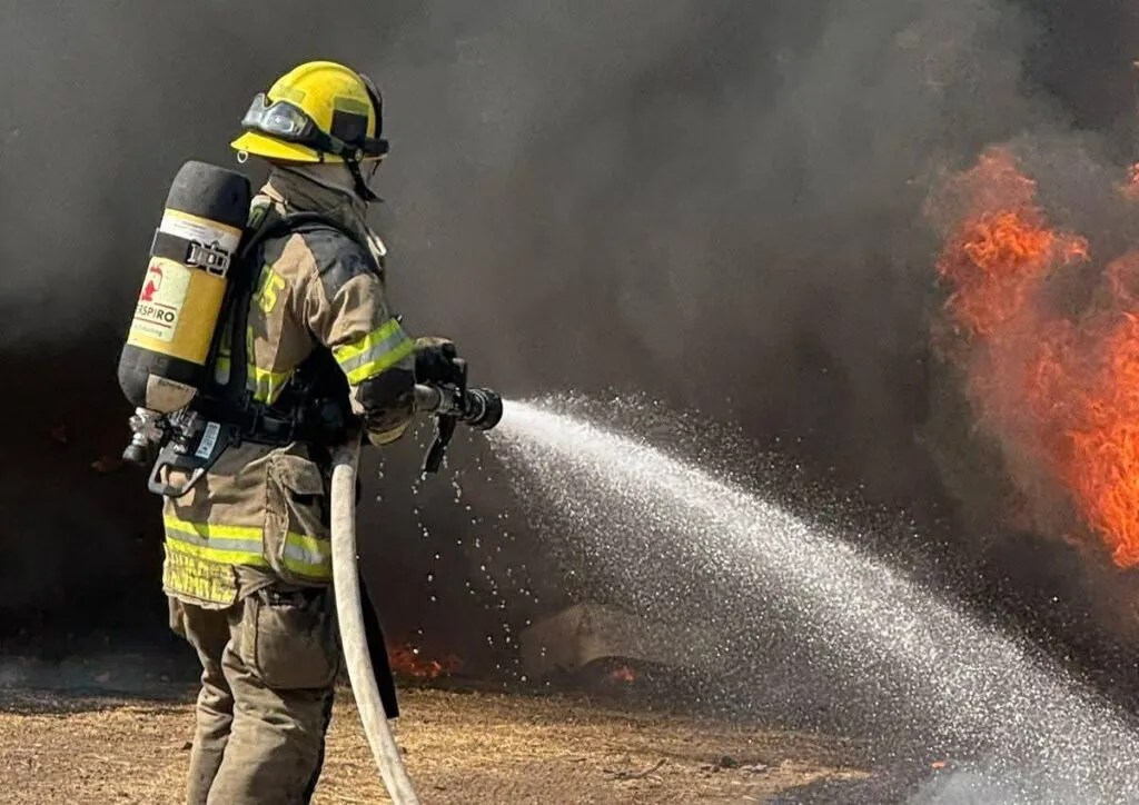 Renovarán 52 uniformes de bomberos de Morelia tras 9 años; inversión prevista es de 1 mdp