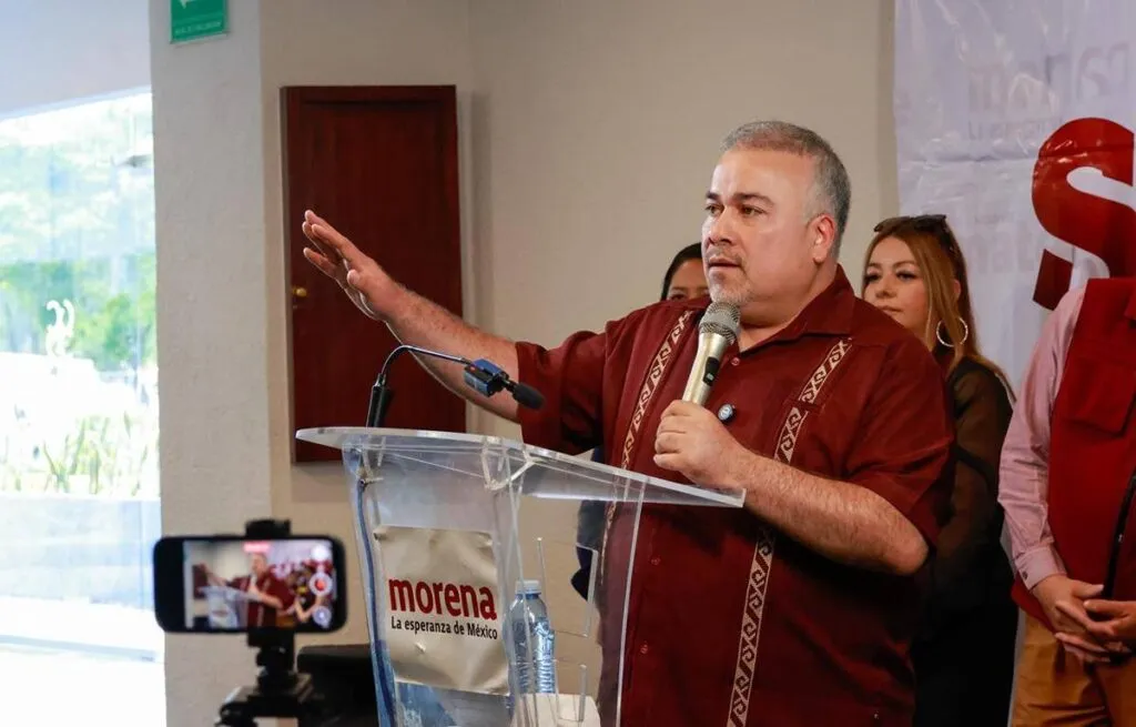 Rumbo a 2027 advierte Jesús Mora desplome de Morón como Xóchitl Gálvez en 2024