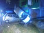 Conductor pierde el control de su auto y sufre volcadura en Morelia