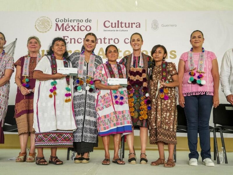 Sheinbaum lanza crédito "Apoyarte" en el marco del año de la mujer indígena