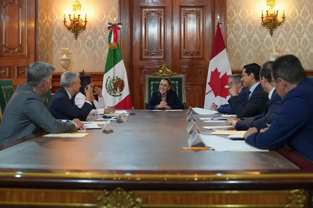 Sheinbaum sostiene encuentro con ministros canadienses en Palacio Nacional