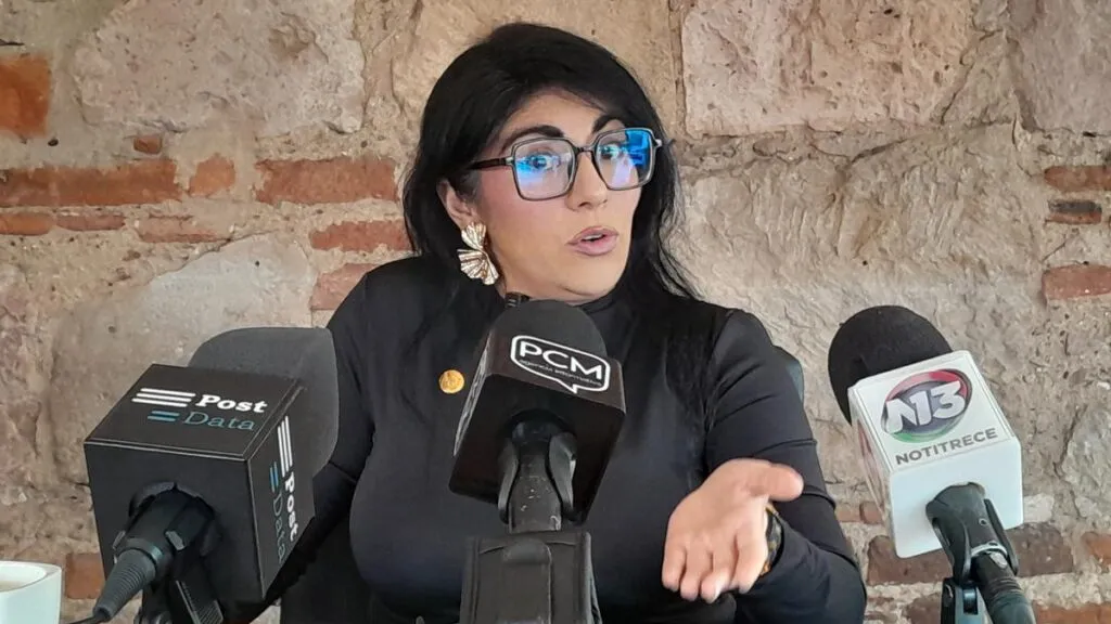 Sobre sesión apócrifa en Congreso de Michoacán, se insiste en justificar ilegalidades, señala Vanesa Caratachea