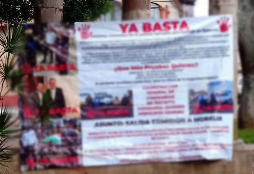 Sujetos desconocidos colocaron narcomantas en diferentes puntos de la ciudad de Zamora-1