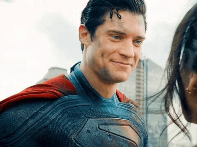 Superman de James Gunn destrona a El Caballero de la Noche en taquilla