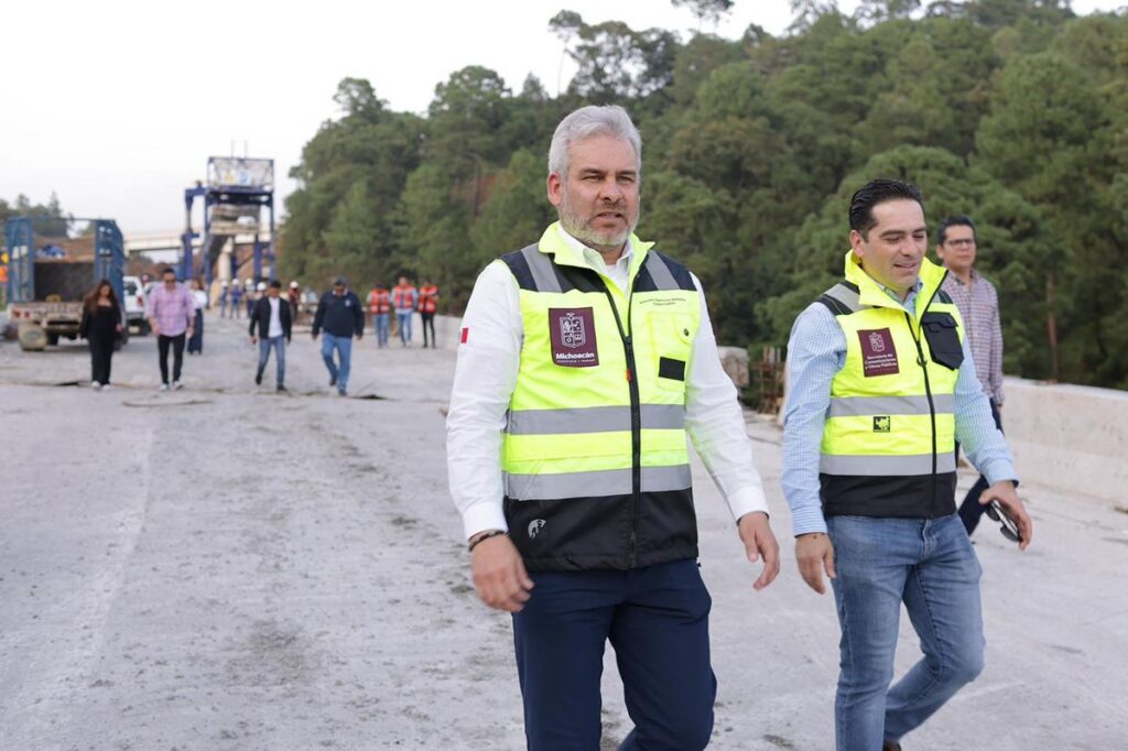 Supervisa Bedolla ampliación de autopista Siglo XXI tramo Zirahuén-Uruapan