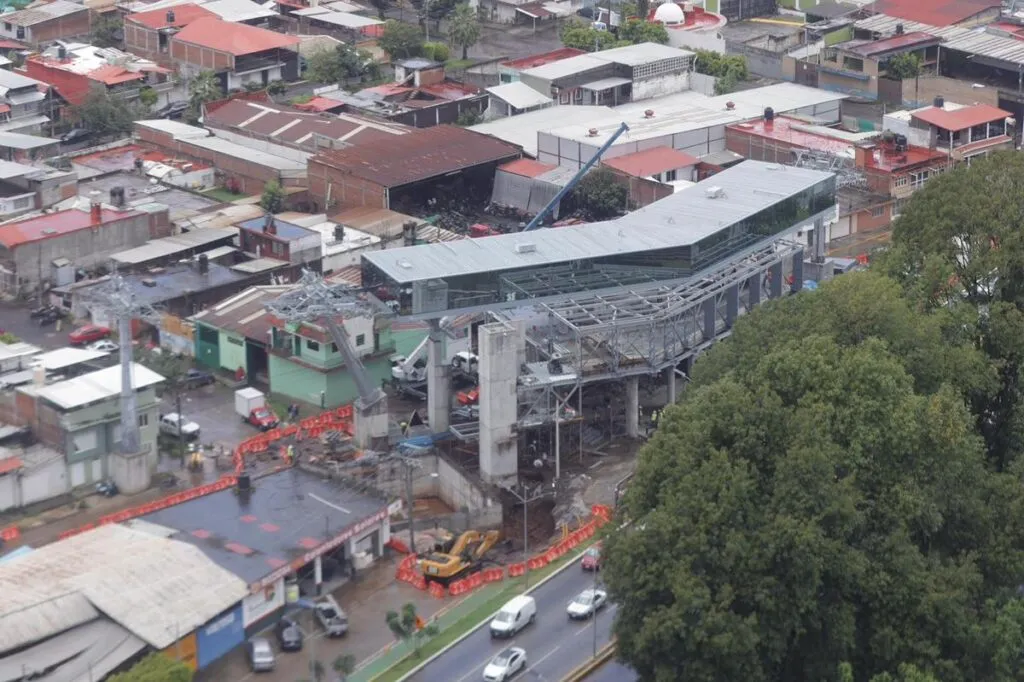 supervisa Bedolla trabajos de infraestructura en teleférico en Uruapan