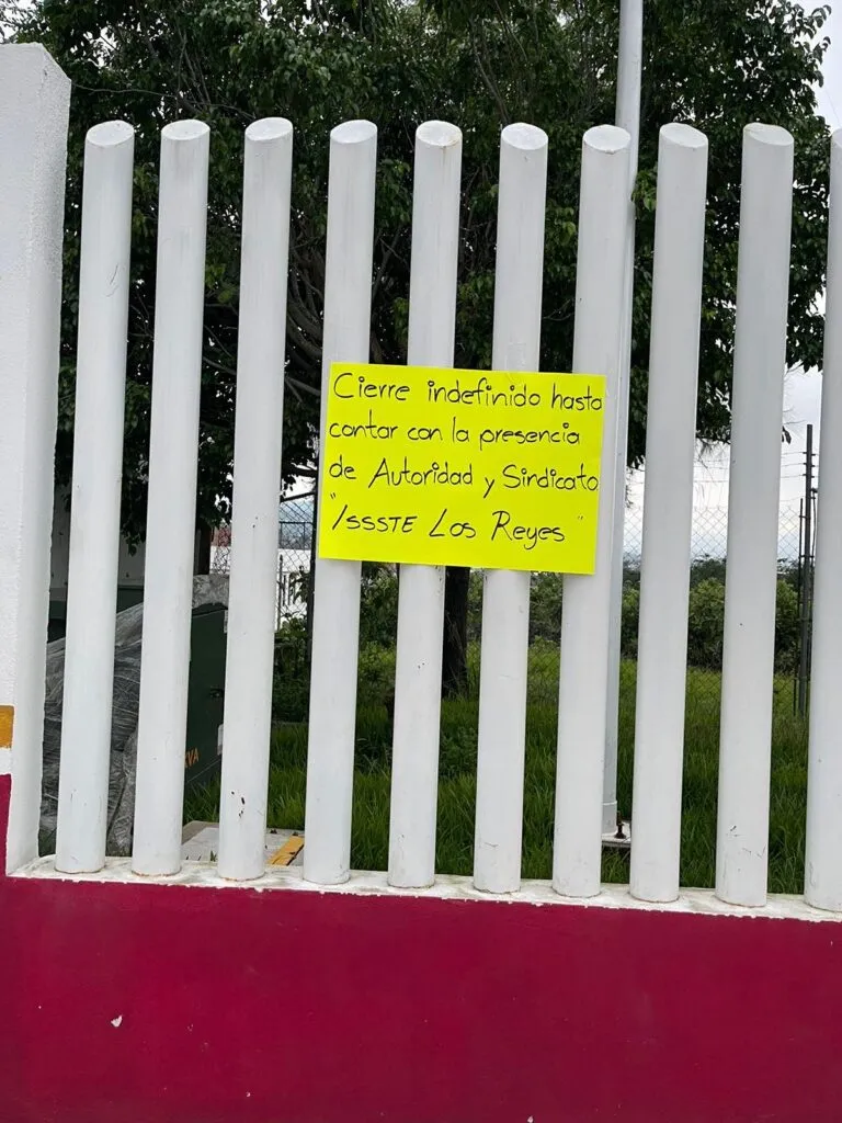 Trabajadores del ISSSTE en Los Reyes inician paro indefinido por presuntos abusos de la encargada 1