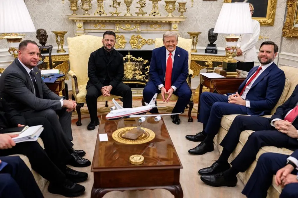 Trump no descarta reunión trilateral entre Rusia, Ucrania y Estados Unidos para alcanzar la paz