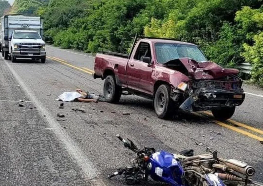 Un fallecido y otros lesionados en accidente ocurrido en la Lázaro Cárdenas - Manzanillo