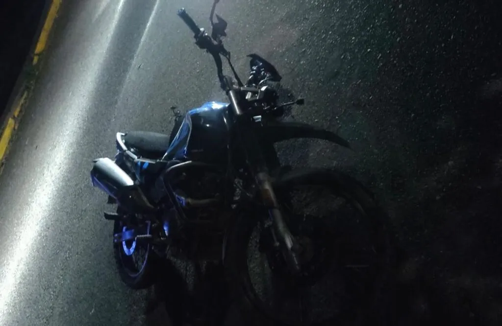 Un muerto y un lesionado tras accidente de motocicleta en la que viajaban en Lázaro Cárdenas
