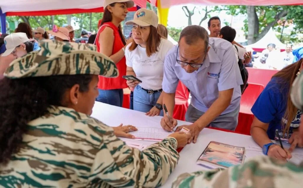 Venezolanos responden al llamado de Maduro